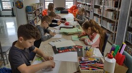 Kreatywne soboty w bibliotece – kwiecień 2022.min.jpg