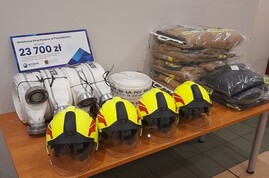 Nowy sprzęt ratownictwa oraz wyposażenie strażackie dla OSP w Poświętnemmin.jpg